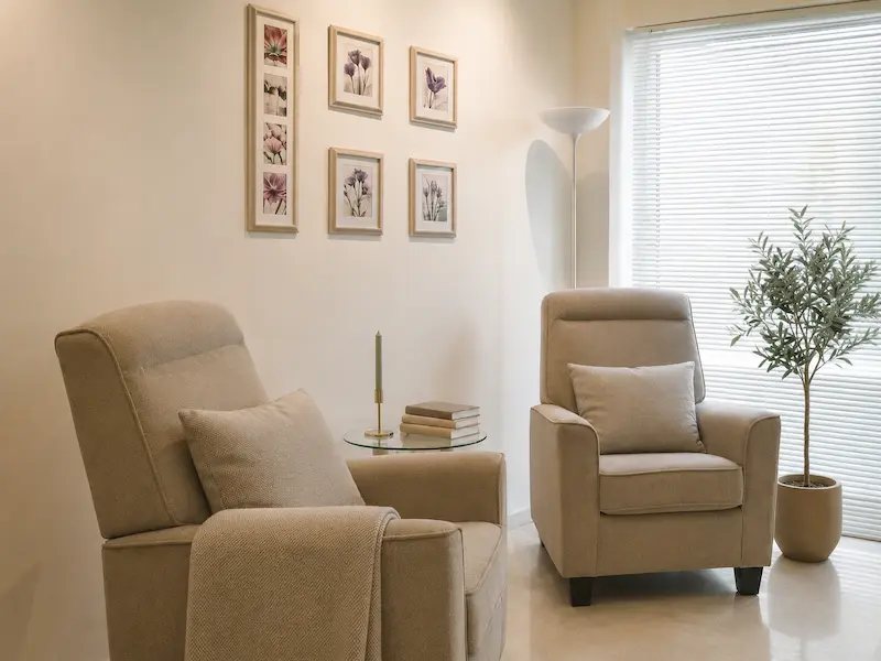 Session room at the Glyfada psychotherapy center by Ellie Noitsi &amp; Associates